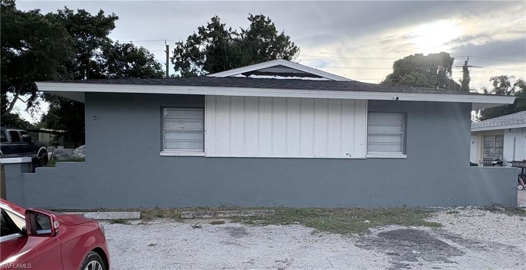 Property Photo:  464 Carolina Ave  FL 33905 