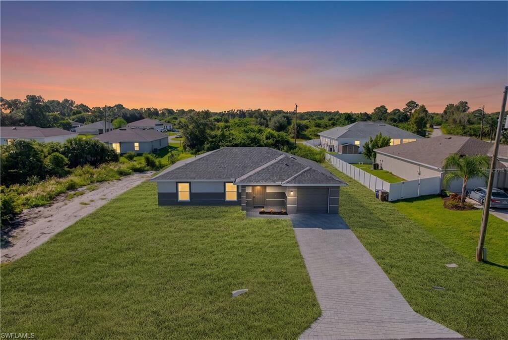 Property Photo:  180 Peerless St  FL 33974 