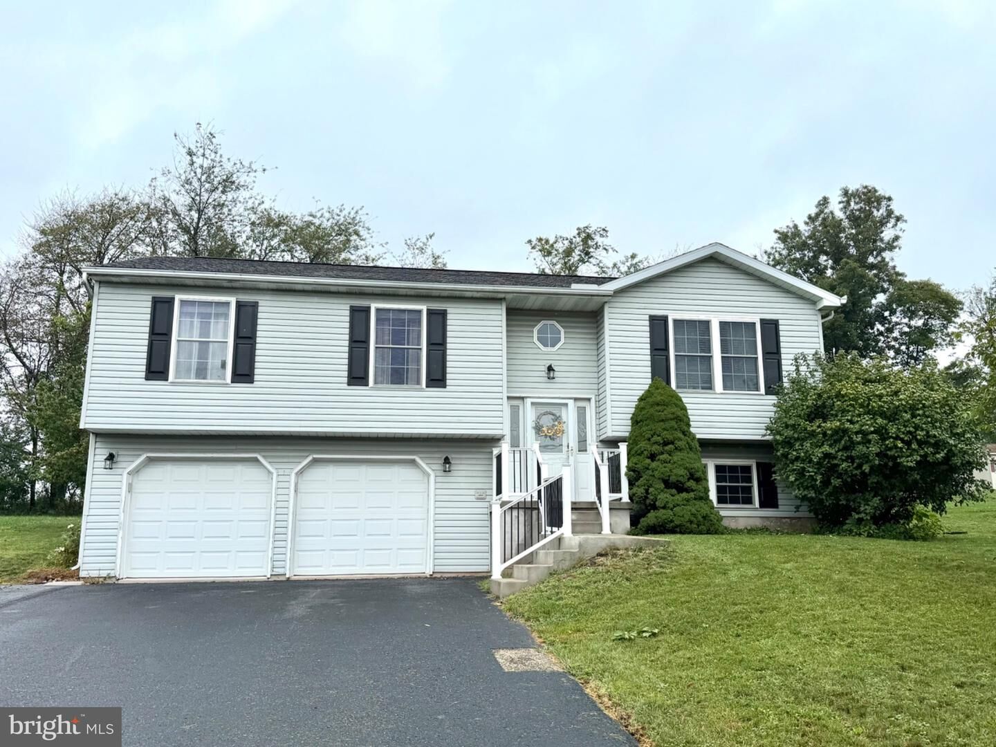 Property Photo: 1718 Running Deer Drive PA 17922