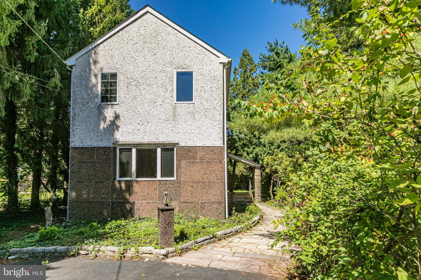 Property Photo:  22 Oakland Street  NJ 08540 