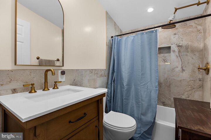 Property Photo:  526 James Avenue  MD 20779 