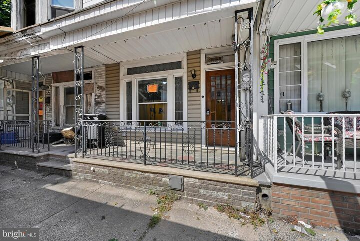 Property Photo:  209 W Cherry Street  PA 17976 
