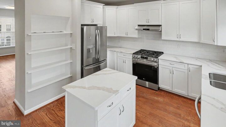Property Photo:  6239 Frosty Winter Court  VA 20120 