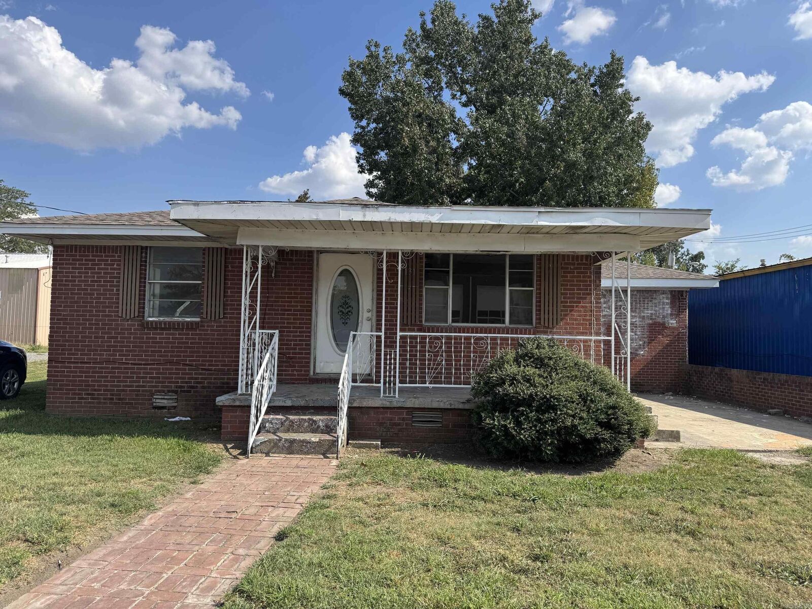 Property Photo:  131 S Walnut Street  MO 63877 