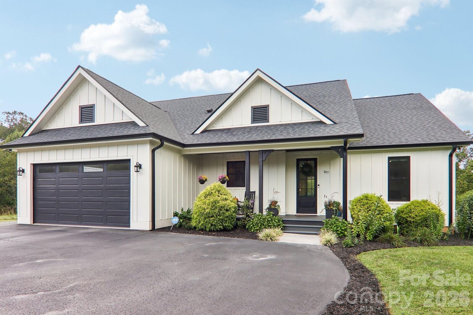 Property Photo:  107 New Pinner Place  NC 28704 