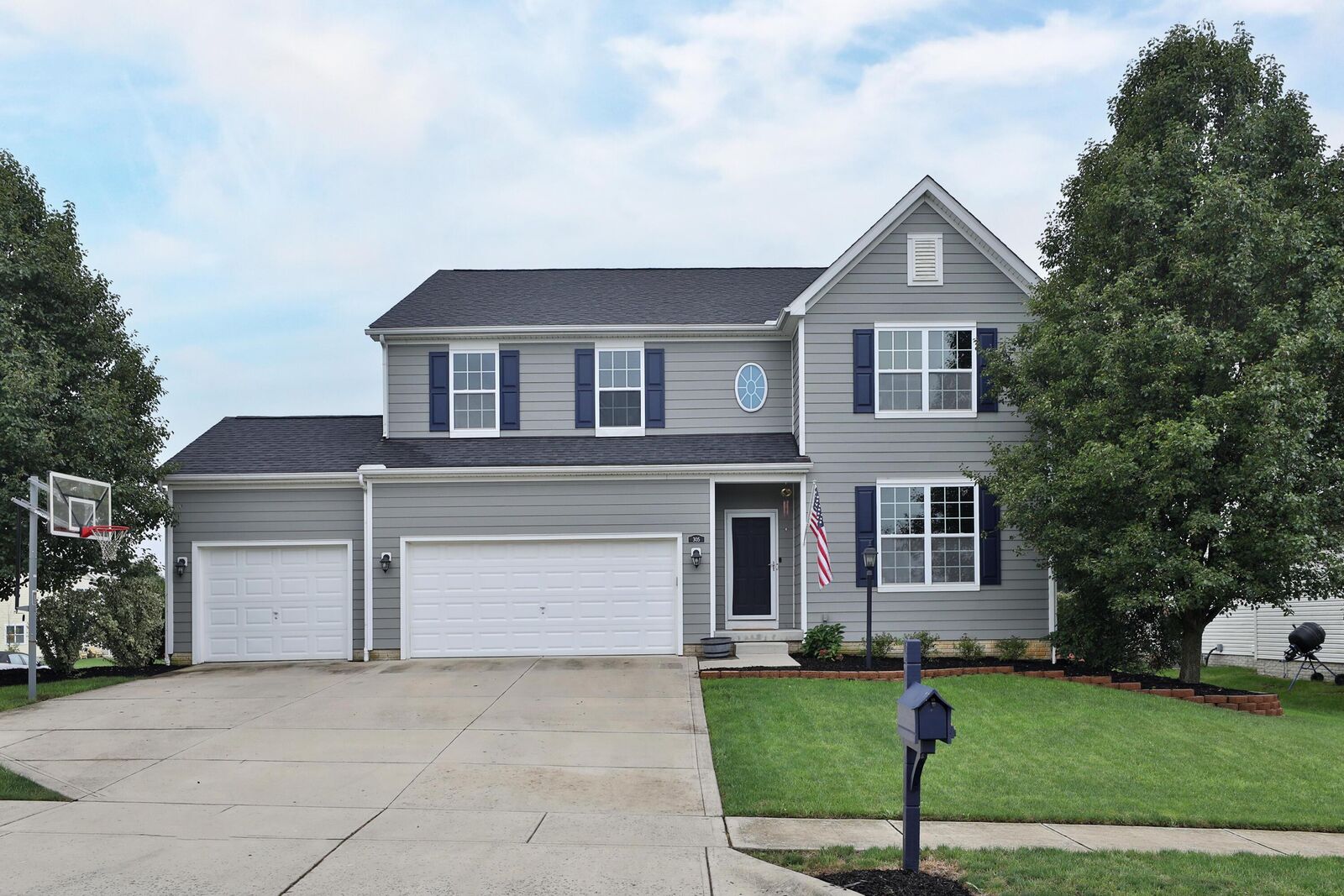 Property Photo:  305 Lillian Drive  OH 43147 