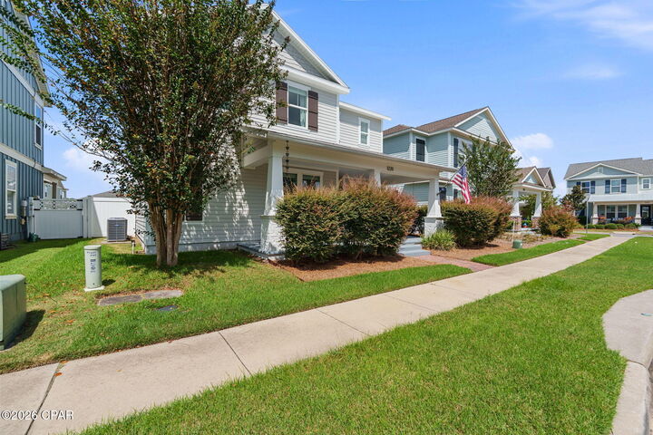 Property Photo: 1220 Finch Street FL 32405