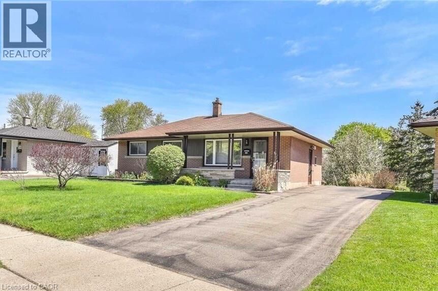 Property Photo:  1801 Biscayne Drive Lower  ON N3H 4R2 