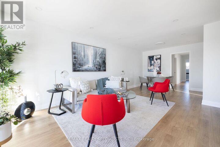 Property Photo:  4279 Woodington Drive Upper  ON L4Z 1M1 