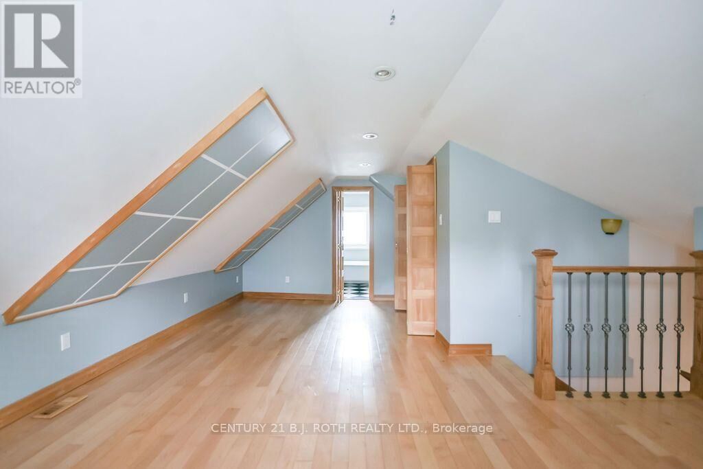 Property Photo: 45 Grove Street West ON L4N 1M6