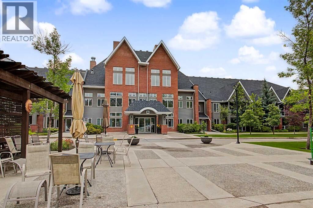 Property Photo:  15 Everstone Drive Southwest  AB T2Y 5B5 