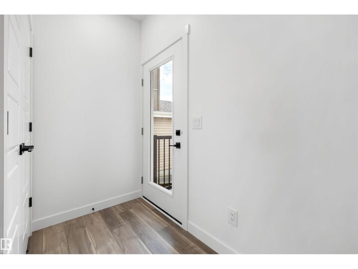 Property Photo:  19111 20 Av NW  AB T6M 3E8 