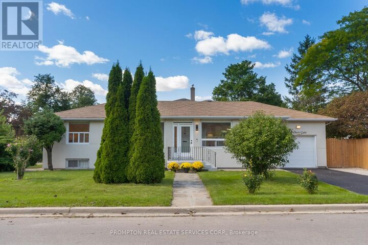 Property Photo:  2 Filbert Gate  ON M3A 2N4 