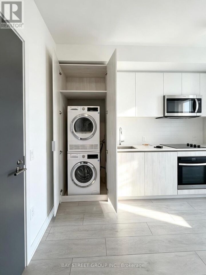 Property Photo:  5858 Yonge Street 3012  ON M2M 0C6 