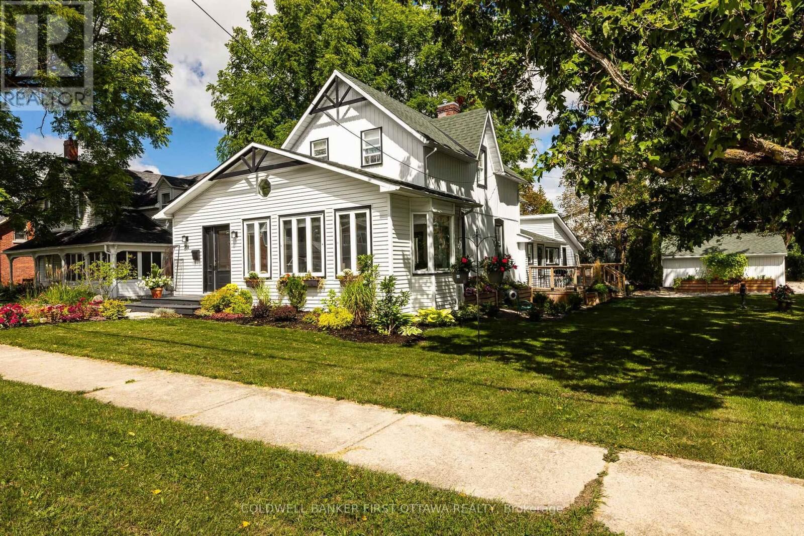 Property Photo:  261 William Street  ON K0A 1A0 