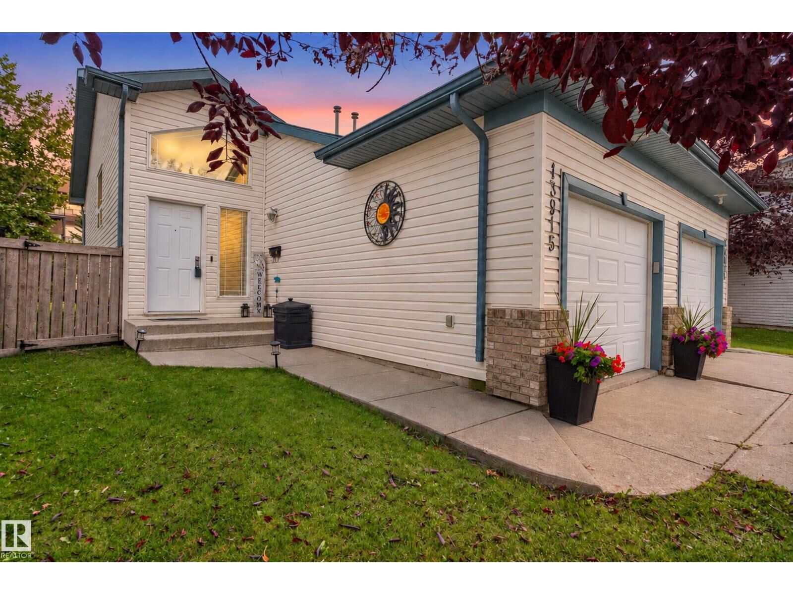 Property Photo: 13915 137 St NW AB T6V 1X3
