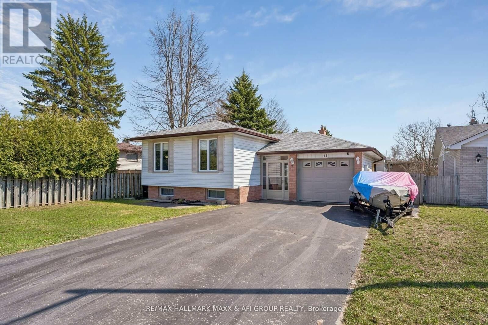 Property Photo:  11 Charlotte Court  ON L4N 6B2 