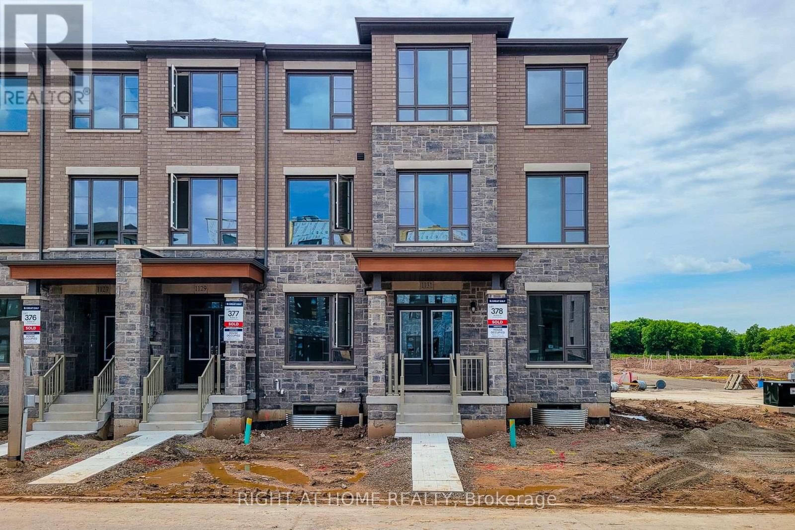 Property Photo:  1131 Wheat Boom Drive  ON L6H 8B9 