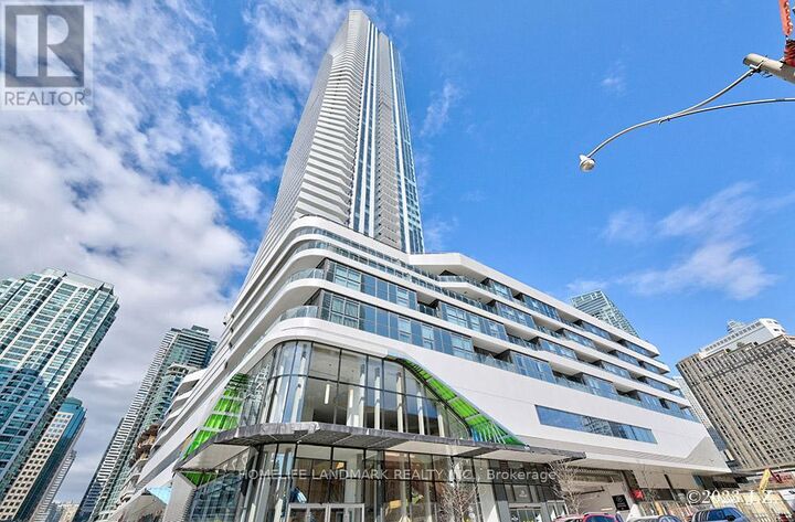 Property Photo:  28 Freeland Street 2502  ON M5E 0E3 