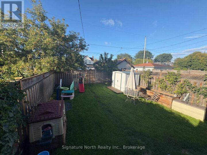 Property Photo:  230 Robertson Street  ON P7C 2N8 