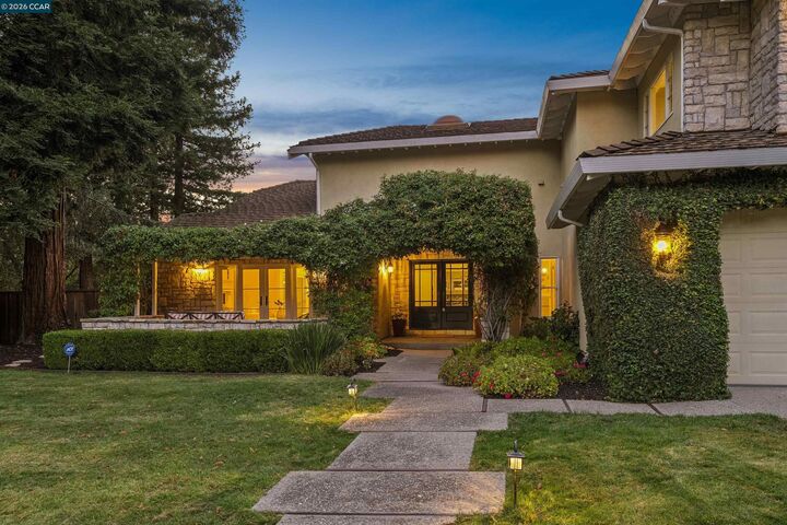 Property Photo:  2175 Canyon Oak Ln  CA 94506 