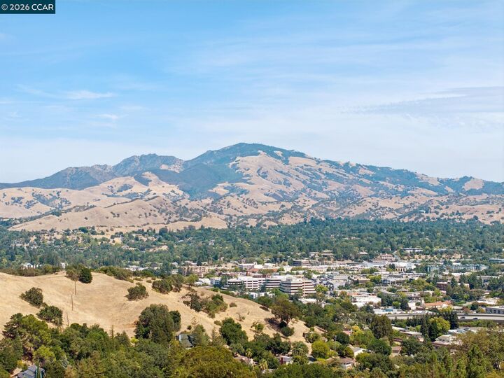 Property Photo:  136 Hillcroft Way  CA 94597 