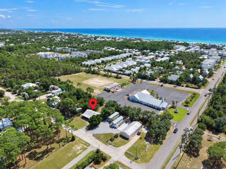 Property Photo: 40 Country Club Drive FL 32459