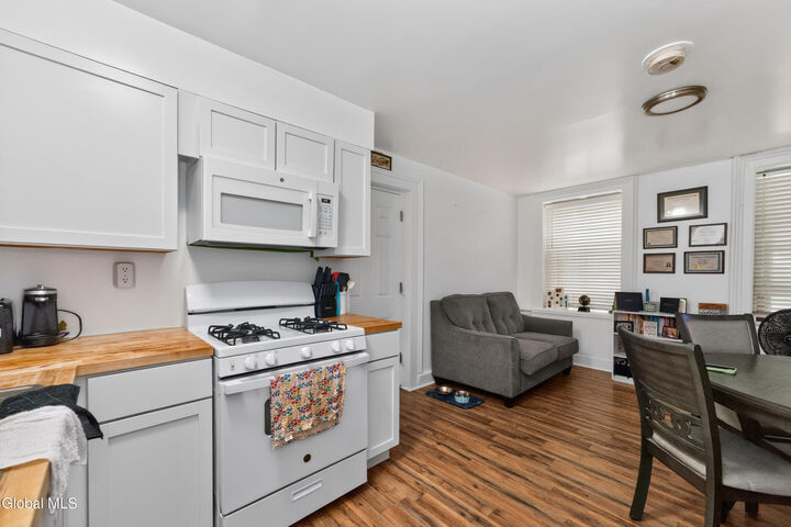 Property Photo:  103 Ten Broeck Street  NY 12210 