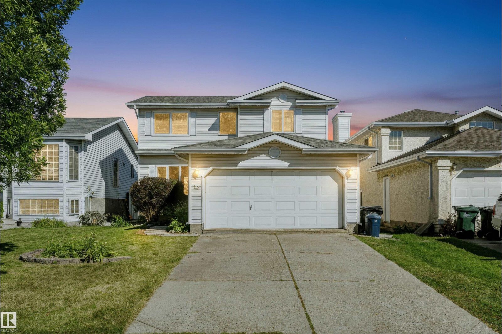 Property Photo:  43 Dalton Way  AB T8H 1T5 