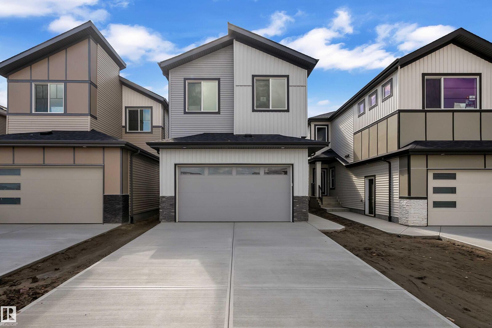 Property Photo: 686 Bank Drive AB T9E 1W1