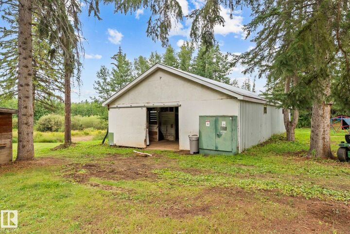 Property Photo:  54426 Rge Road 15  AB T0E 1V0 