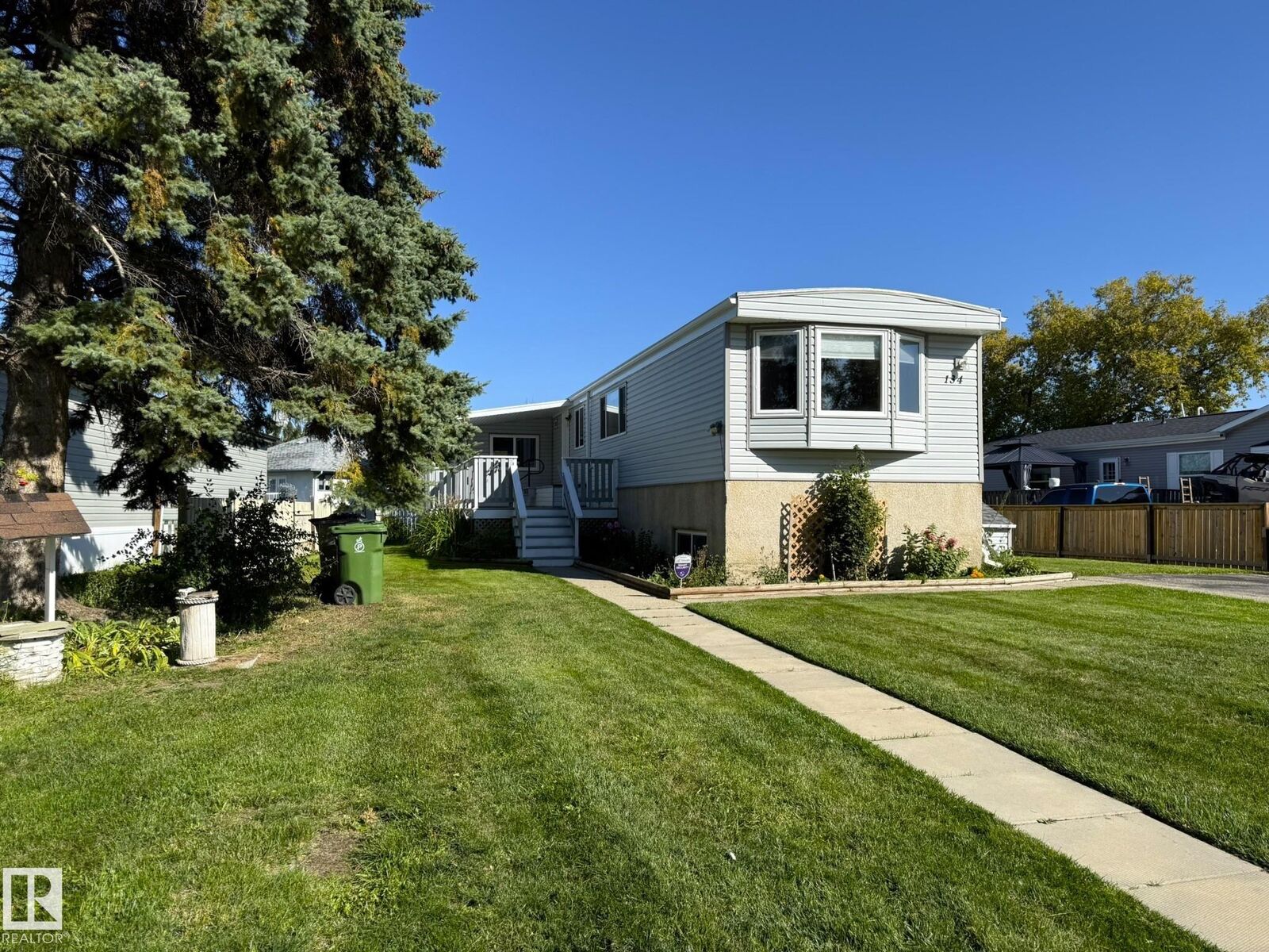 Property Photo: 134 Willow Drive AB T0C 0P0