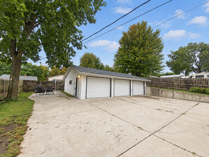 Property Photo: 706 7th Street MN 56241
