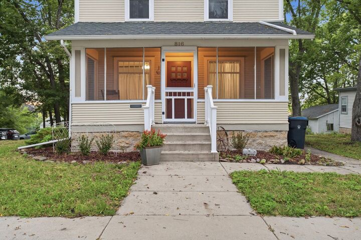Property Photo: 816 N 5th Street MN 56001