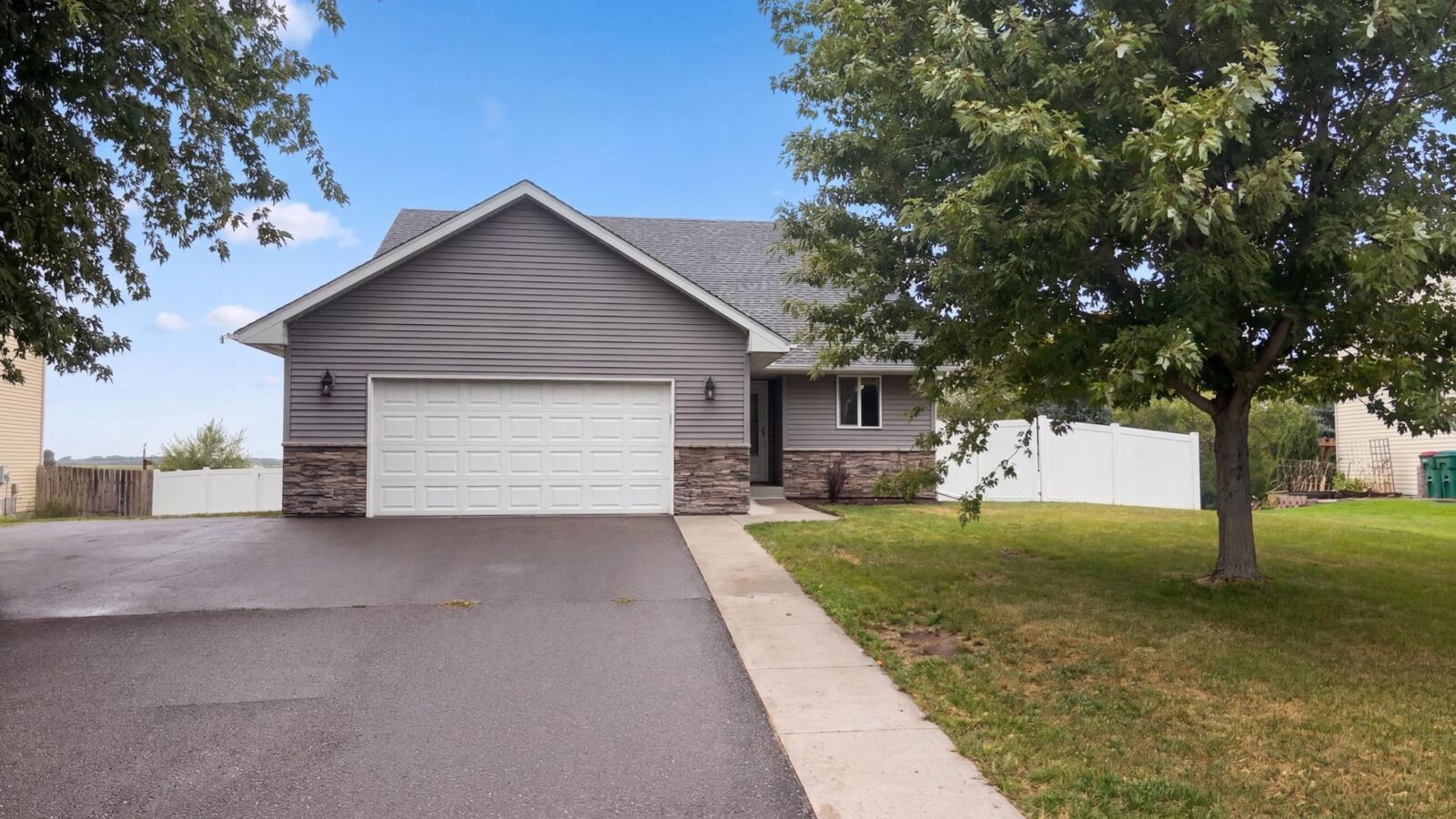 Property Photo:  18772 Range Pole Point  MN 55309 