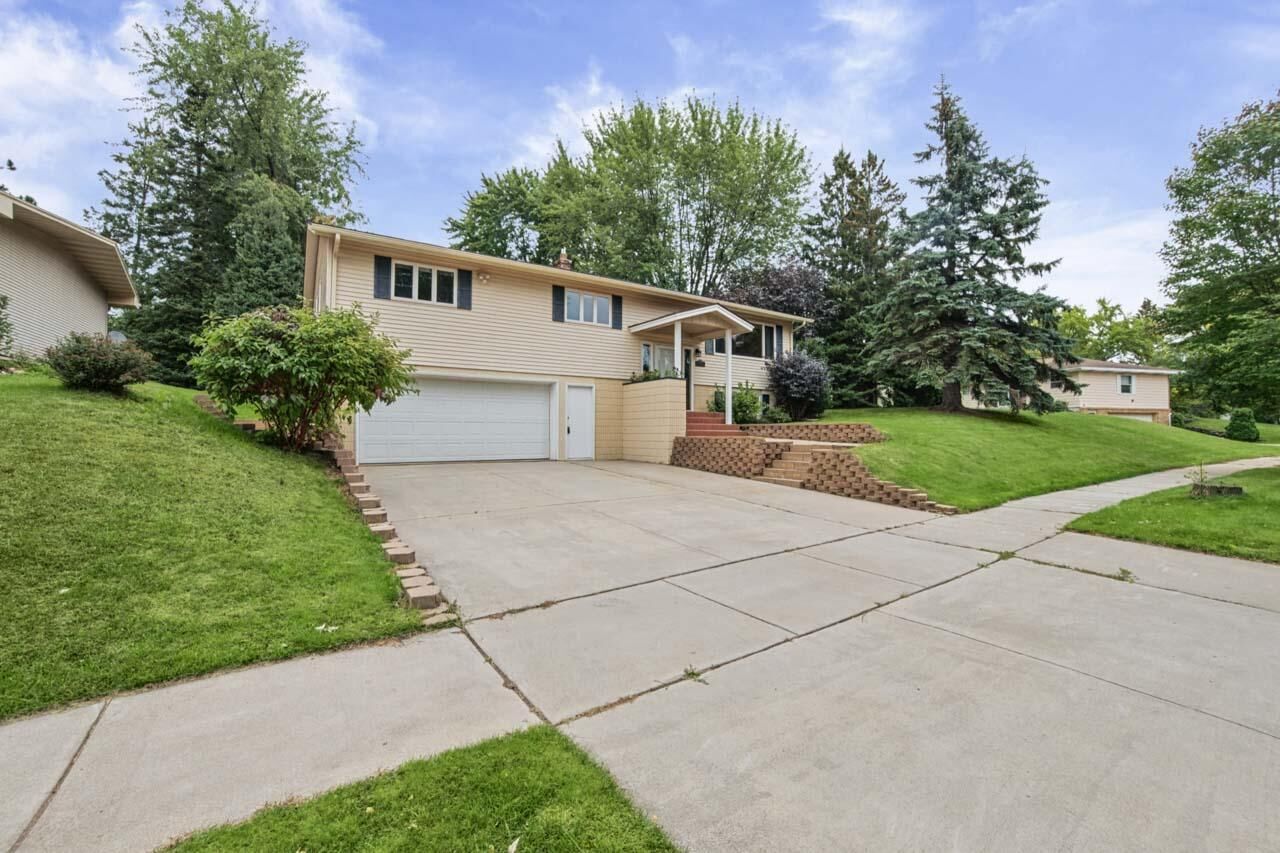 Property Photo: 407 Mesabi Drive MN 55746