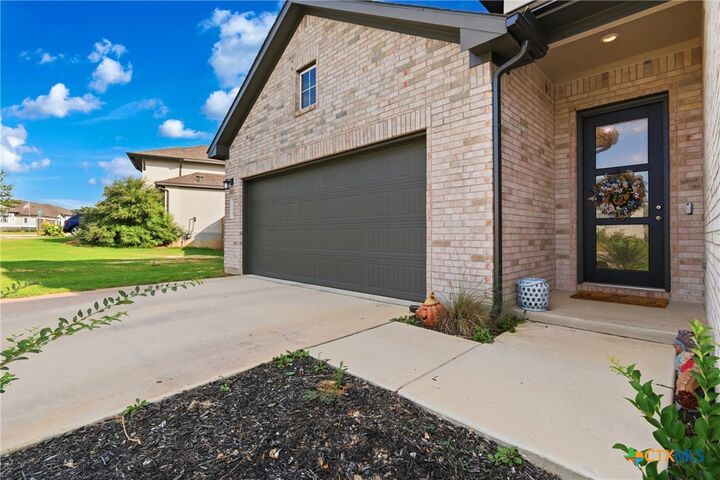 Property Photo:  339 Sugarcane  TX 78132 