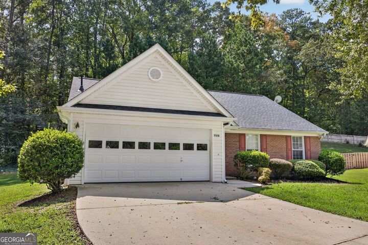 Property Photo:  7512 Deer Creek Drive  GA 30291 
