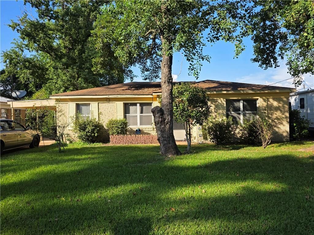 Property Photo: 5116 Broadmoor. Court LA 71301