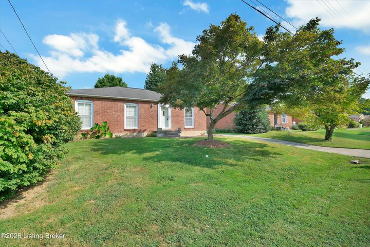 Property Photo: 5103 Sprucewood Dr KY 40291