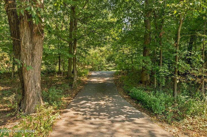 Property Photo:  1071 Tanglewood Rd  KY 40165 