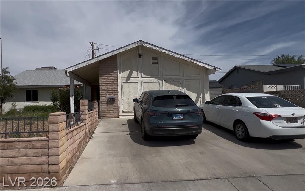 Property Photo: 2924 Lindell Road NV 89146