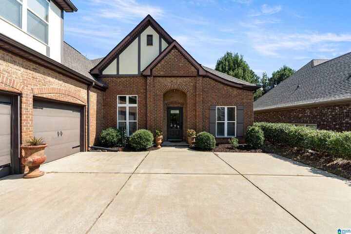 Property Photo:  101 Oxmoor Place  AL 35211 