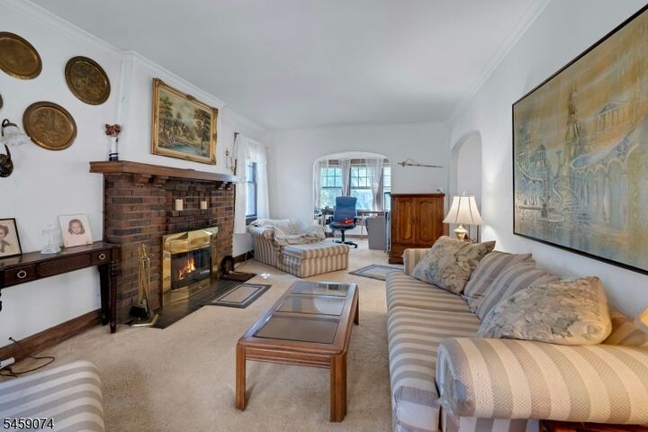 Property Photo: 9 Sherwood Pl NJ 07052