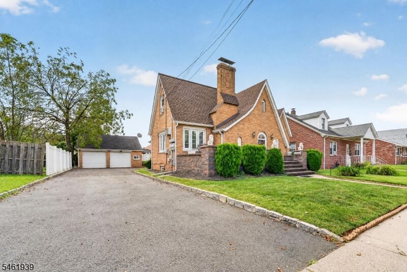 Property Photo:  697 Roosevelt Ave  NJ 07008 