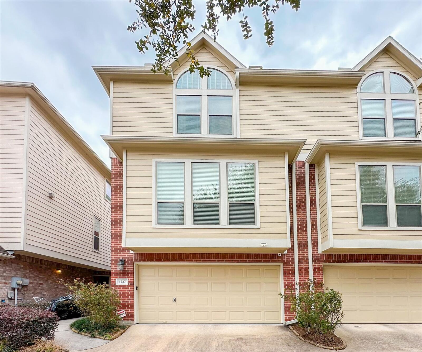 Property Photo:  1727 Stacy Crest  TX 77008 