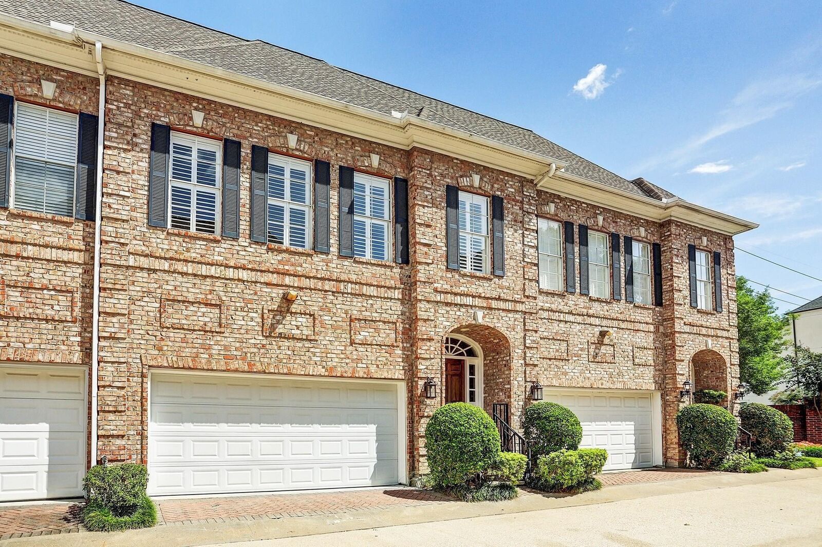 Property Photo:  1933 Woodbury Street  TX 77030 