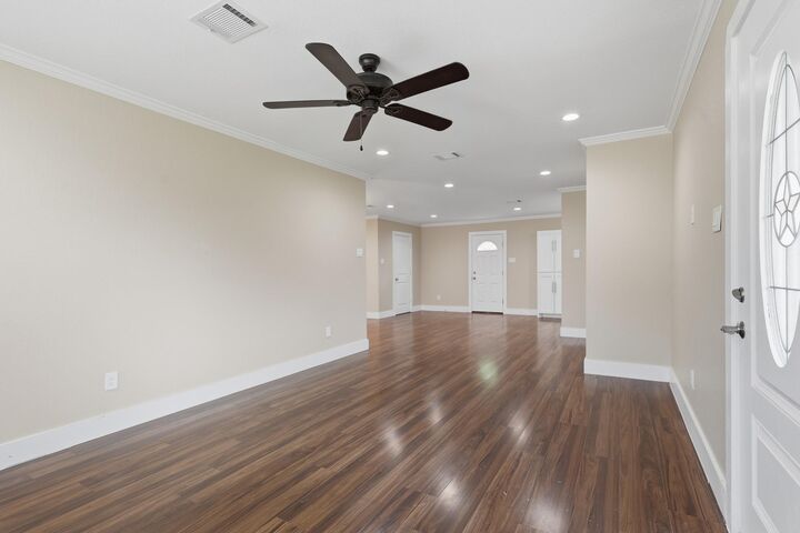 Property Photo:  1419 Roper Street  TX 77034 