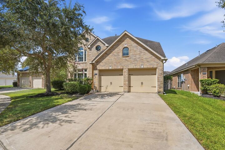 Property Photo: 10911 Starling Creek Drive TX 77406