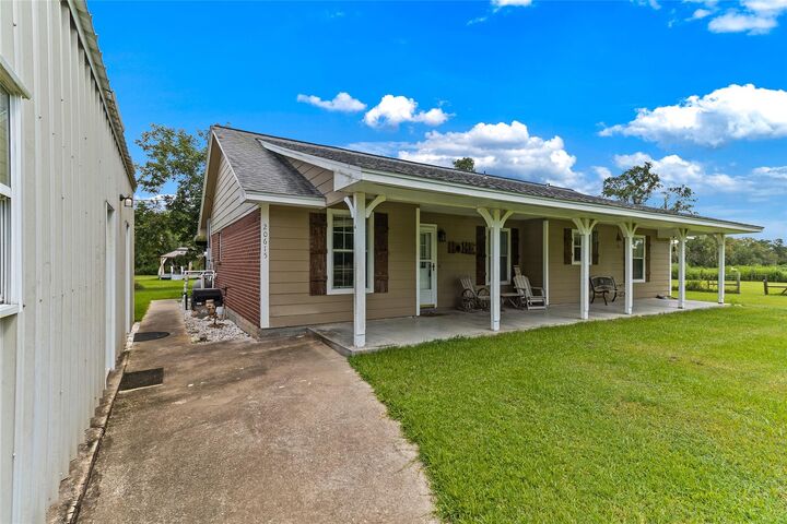 Property Photo: 20615 County Road 461 TX 77422